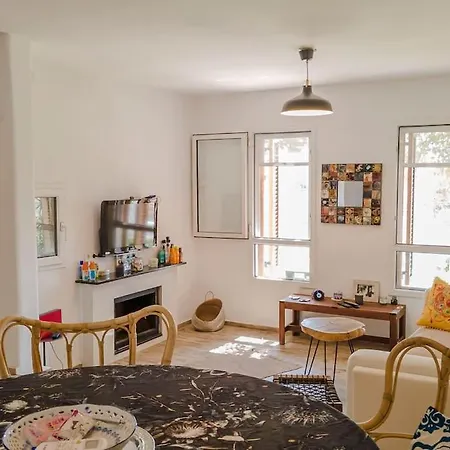 A Cozy Place, A Stone's Throw Away From The 博德鲁姆