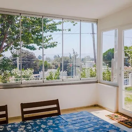Villa A Cozy Place, A Stone's Throw Away From The